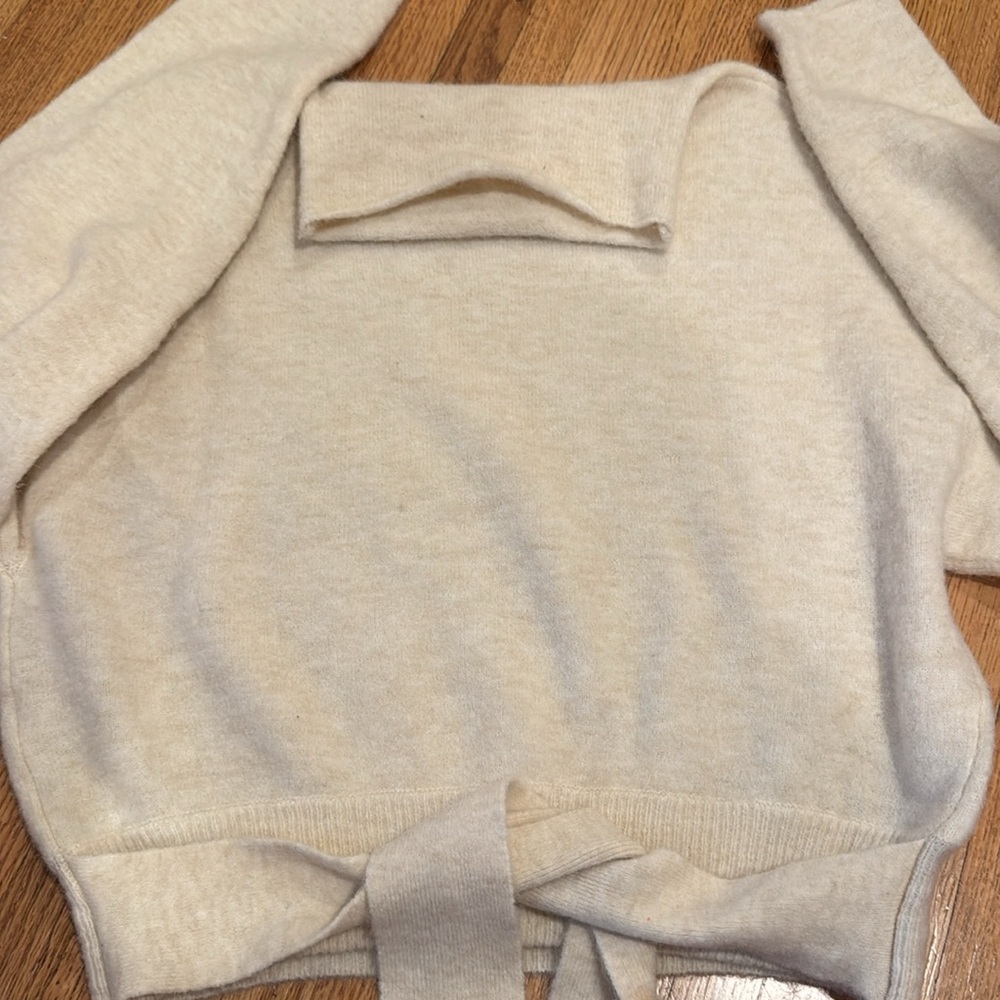 Wilfred Soft Cream Knit Top